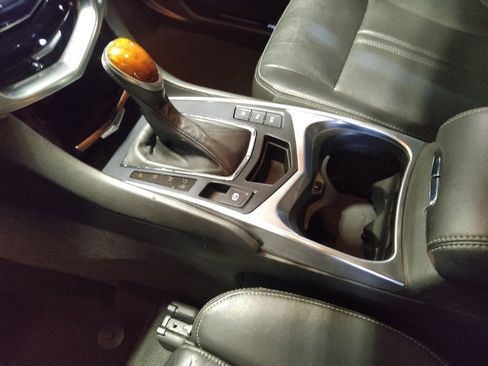 Used 2015 Cadillac SRX Luxury w/ Driver Awareness Package FWD image 26
