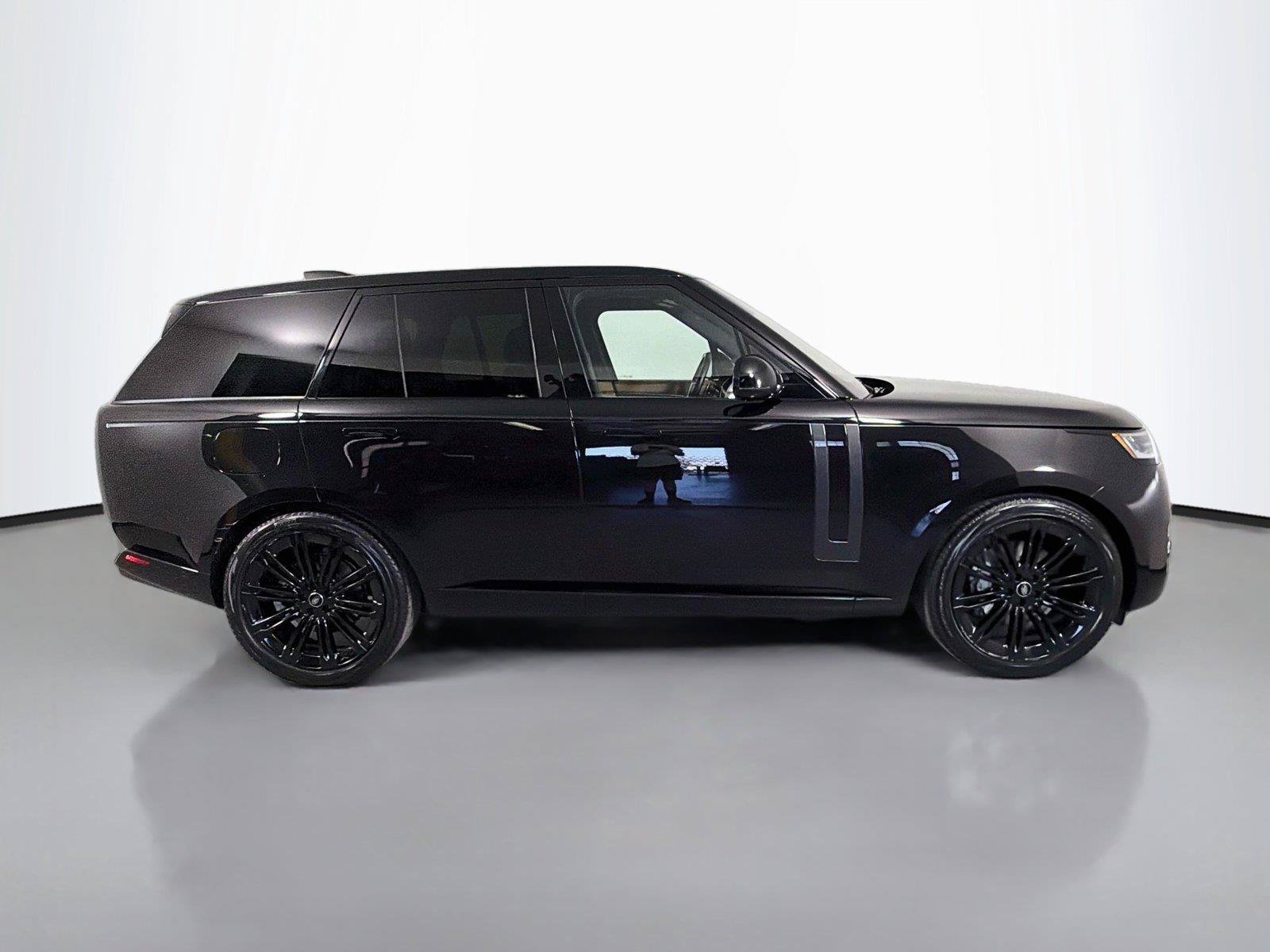 Certified 2023 Land Rover Range Rover SE AWD/4WD image 4