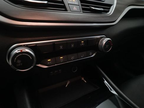 Used 2024 Nissan Altima 2.5 SV FWD image 20