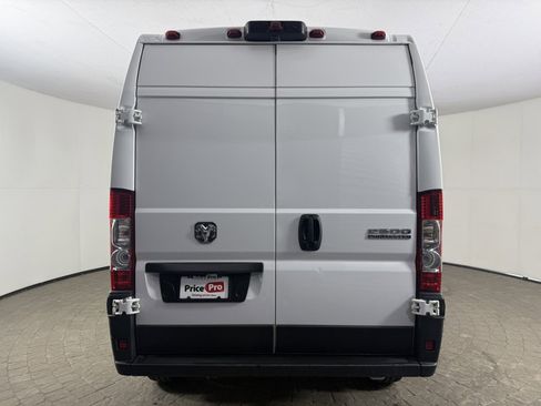 Used 2026 RAM ProMaster 2500 w/ Convenience Group FWD image 6