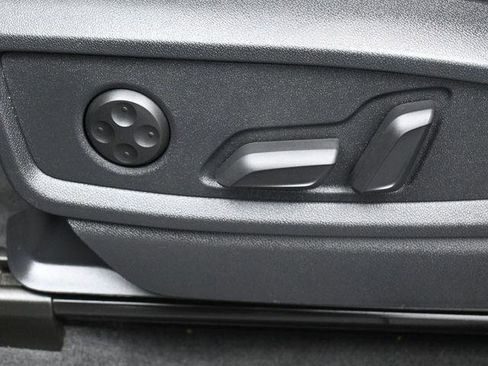 Used 2024 Audi SQ5 Premium Plus w/ Premium Plus Package image 10