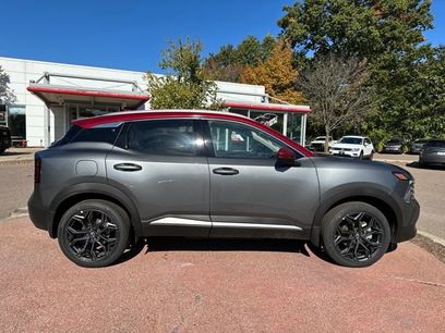 New 2025 Nissan Kicks SR