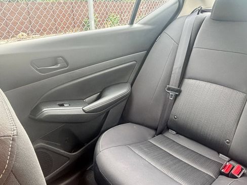 Used 2025 Nissan Altima 2.5 SV FWD image 37