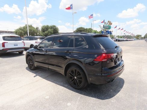 Used 2022 Volkswagen Tiguan SE R-Line AWD/4WD image 17