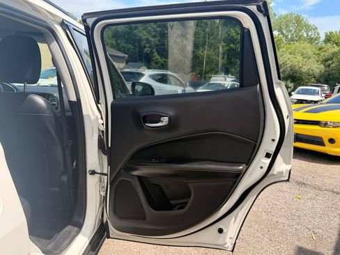 Used 2019 Jeep Compass Limited AWD/4WD image 22