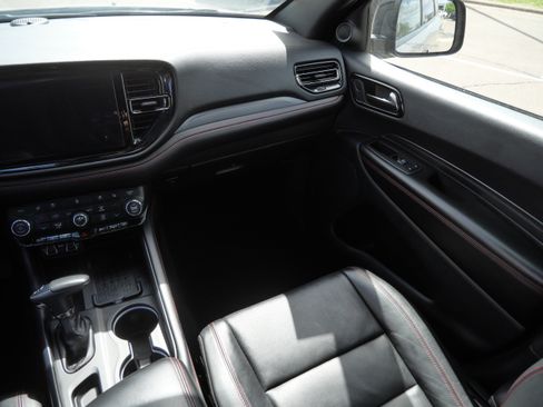 Used 2025 Dodge Durango GT AWD/4WD image 11