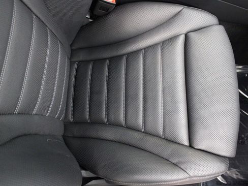 Used 2022 Mercedes-Benz GLC 300 4MATIC w/ Driver Assistance Package image 32