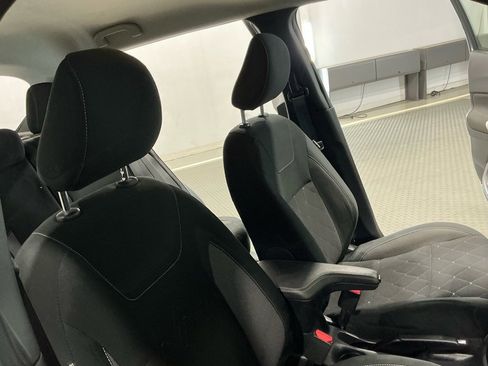 Used 2020 Nissan Kicks SV image 16