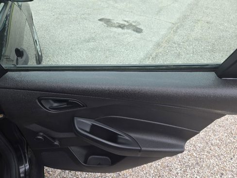 Used 2015 Ford Focus S FWD image 20