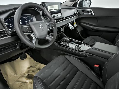 New 2026 Mitsubishi Outlander SE AWD/4WD image 13