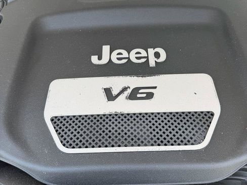 Used 2015 Jeep Wrangler Sport AWD/4WD image 38