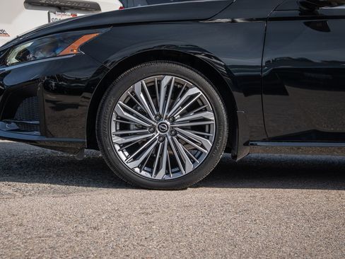 Used 2024 Nissan Altima 2.5 SL image 9