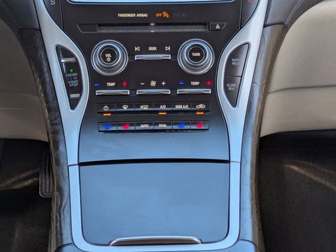 Used 2018 Lincoln MKX Reserve w/ Enhanced Security Package image 22