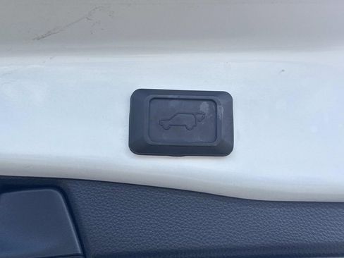 Used 2021 Toyota RAV4 XSE image 13