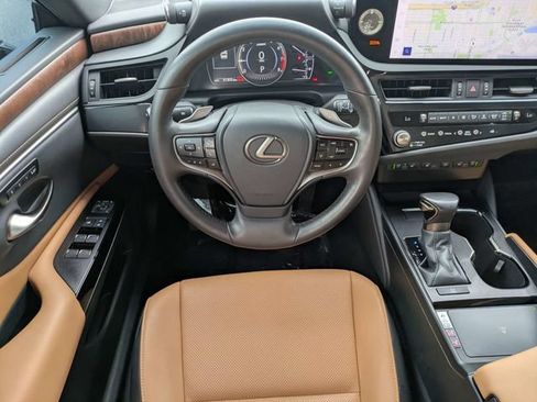 Used 2024 Lexus ES 350 w/ Premium Package FWD image 14