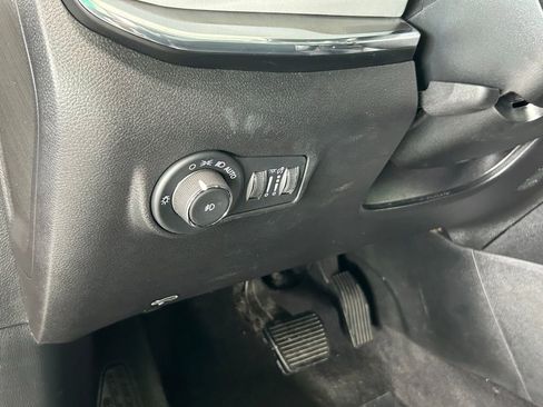 Used 2022 Jeep Compass Limited image 38