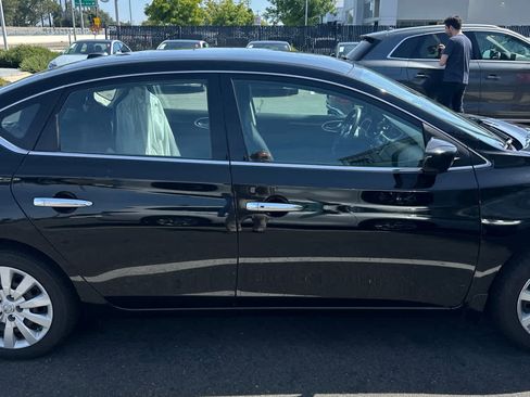 Used 2016 Nissan Sentra SV FWD image 13
