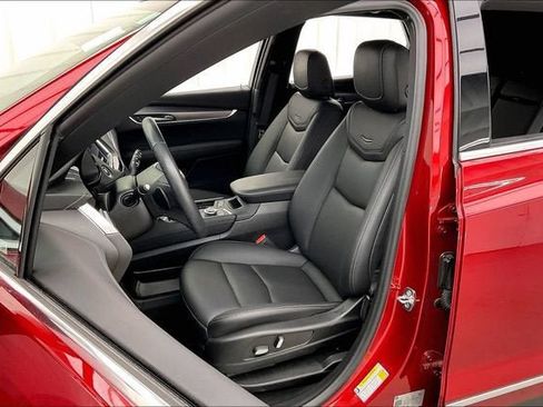 Certified 2022 Cadillac XT5 Luxury AWD/4WD image 8