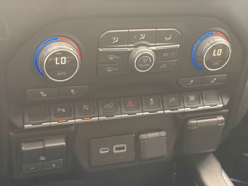 Used 2019 Chevrolet Silverado 1500 RST w/ All-Star Edition RWD image 28
