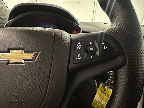 Used 2019 Chevrolet Trax LS FWD image 31