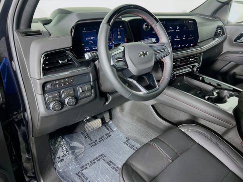 Used 2026 Chevrolet Suburban RST w/ Advanced Technology Package AWD/4WD image 9