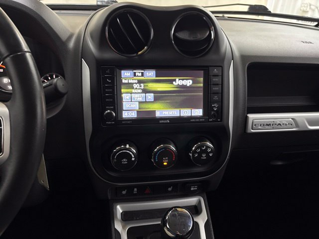 Used 2016 Jeep Compass High Altitude FWD image 35