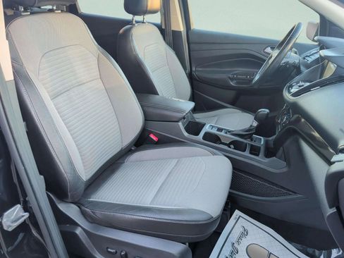 Used 2017 Ford Escape Titanium image 18