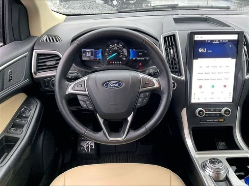 Used 2024 Ford Edge SEL w/ Convenience Package image 16