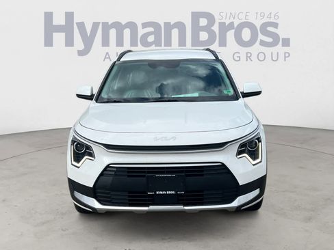 New 2025 Kia Niro EX image 9