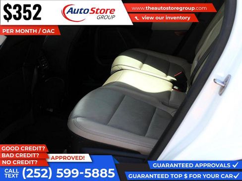 Used 2020 Ford Escape Titanium w/ Titanium Premium Package 2.0 image 10