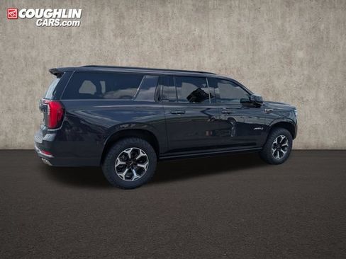 Used 2025 GMC Yukon XL AT4 Ultimate w/ LPO, Floor Liner Package AWD/4WD image 9