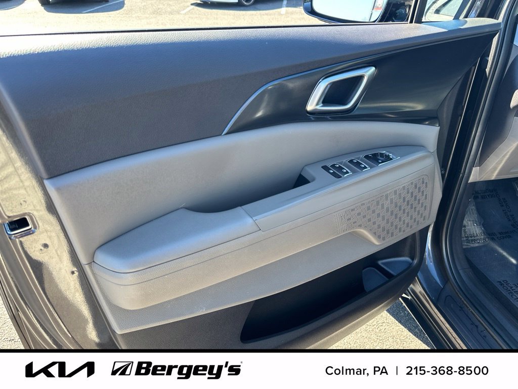 Certified 2025 Kia Carnival FWD image 19