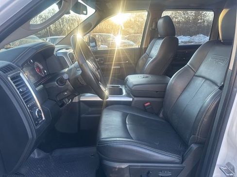 Used 2017 RAM 1500 Laramie image 14