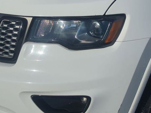 Used 2019 Jeep Grand Cherokee Altitude image 9