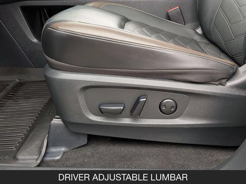 Used 2024 Nissan Pathfinder Platinum FWD image 16