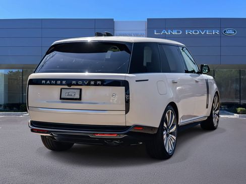New 2024 Land Rover Range Rover SV image 4