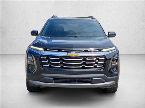 Used 2025 Chevrolet Equinox LT w/ Convenience Package II FWD image 2