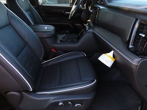 Used 2026 GMC Sierra 2500 AT4X image 8