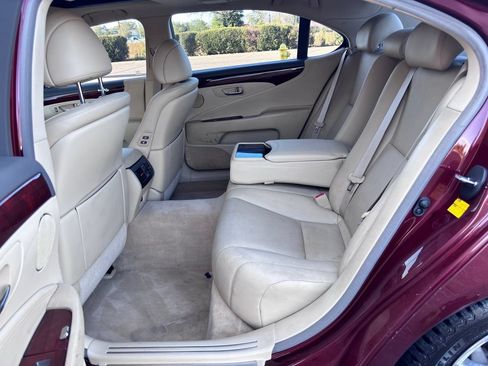Used 2008 Lexus LS 460 L w/ Preferred Accessory Pkg RWD image 37