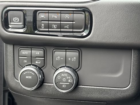 New 2026 GMC Yukon Denali AWD/4WD image 19