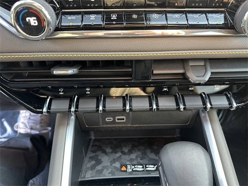 Used 2024 Chevrolet Colorado ZR2 w/ ZR2 Bison Edition image 23