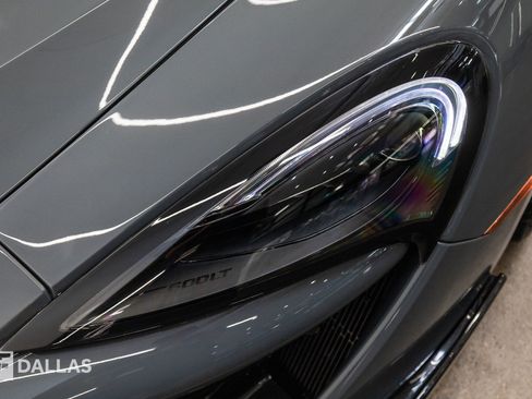 Used 2020 McLaren 600LT Spider RWD image 4