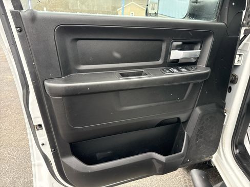 Used 2019 RAM 3500 Tradesman w/ Chrome Appearance Group image 10