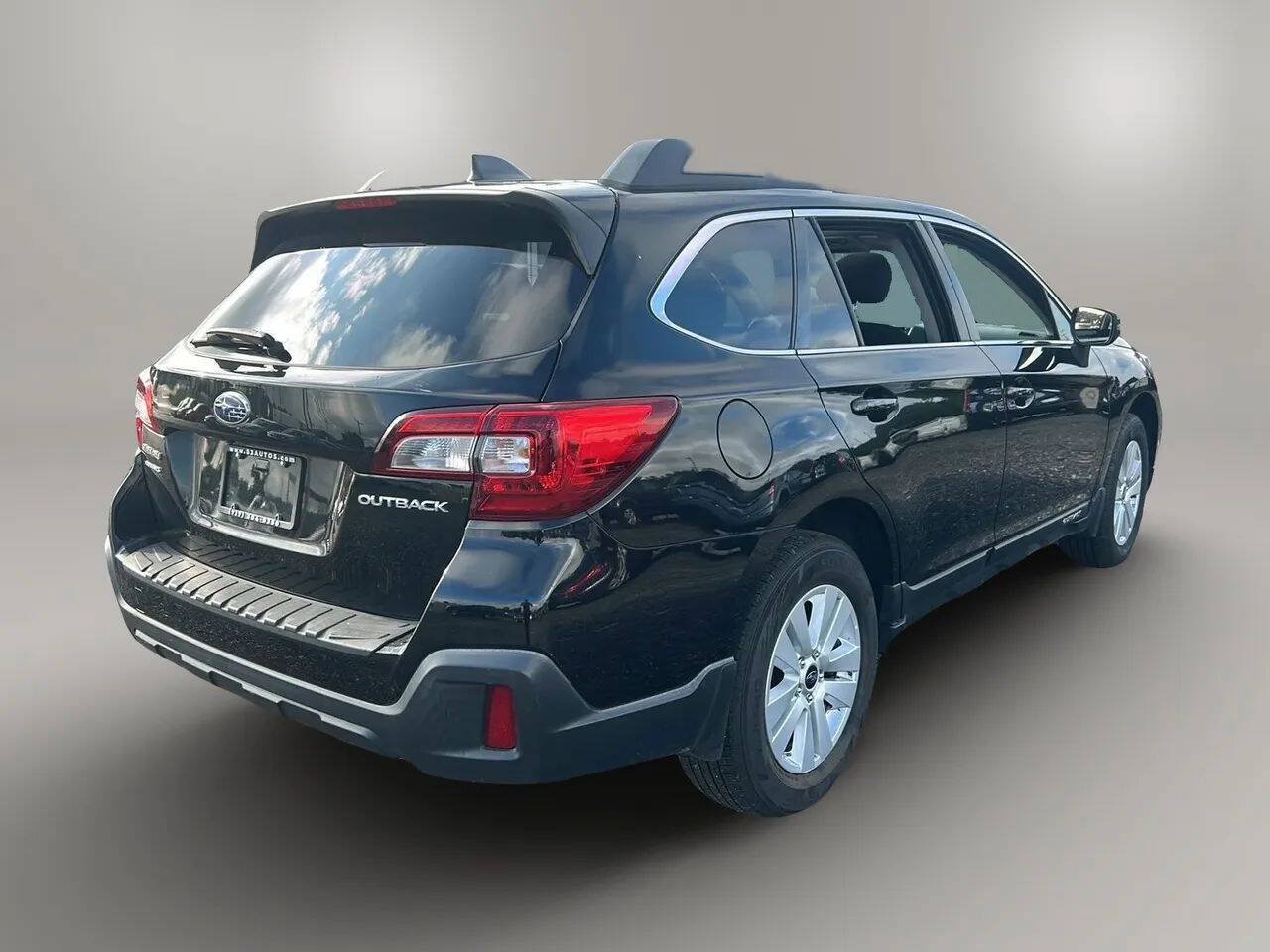 Used 2018 Subaru Outback 2.5i Premium AWD/4WD image 7