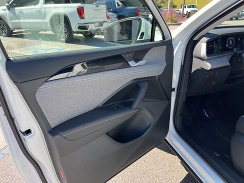 New 2025 Volkswagen Tiguan S image 5