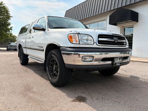 Used 2000 Toyota Tundra SR5 AWD/4WD image 2