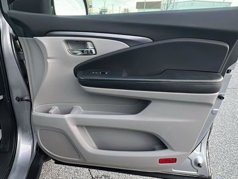 Used 2016 Honda Pilot LX image 12