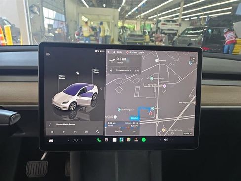 Used 2023 Tesla Model Y Long Range AWD/4WD image 4