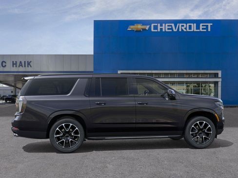 New 2026 Chevrolet Suburban RST w/ Comfort Package AWD/4WD image 5