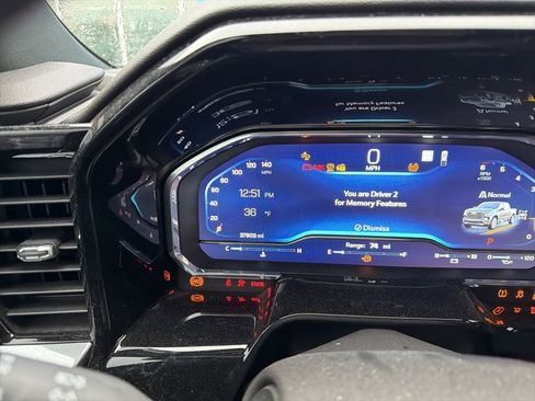 Used 2023 Chevrolet Silverado 1500 High Country w/ High Country Premium Package image 6